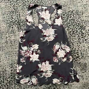 Joie 100% silk tank. Beautiful scalloped bottom , straps and neckline.